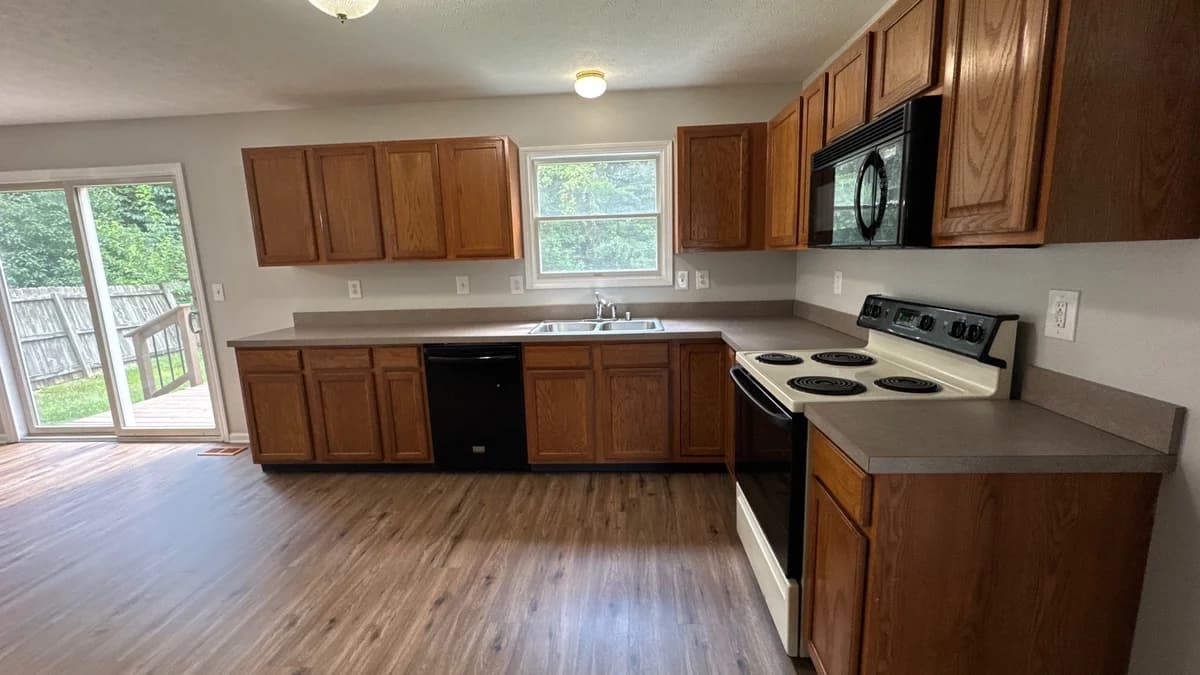 Louisville apartments for rent - Property image - 7421 Spring Run Drive - 2