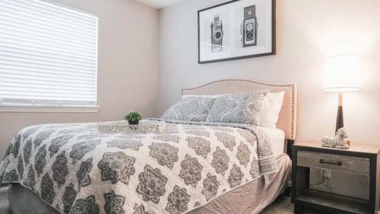 Louisville apartments for rent - image - Guest Bed