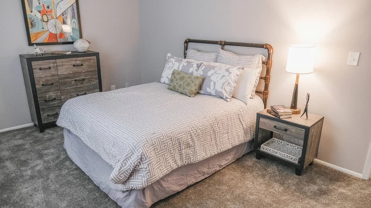 Louisville apartments for rent - image - Loft apartment bedroom