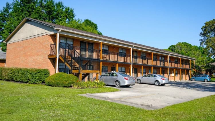 Louisville apartments for rent - image - Bon Air Apartments