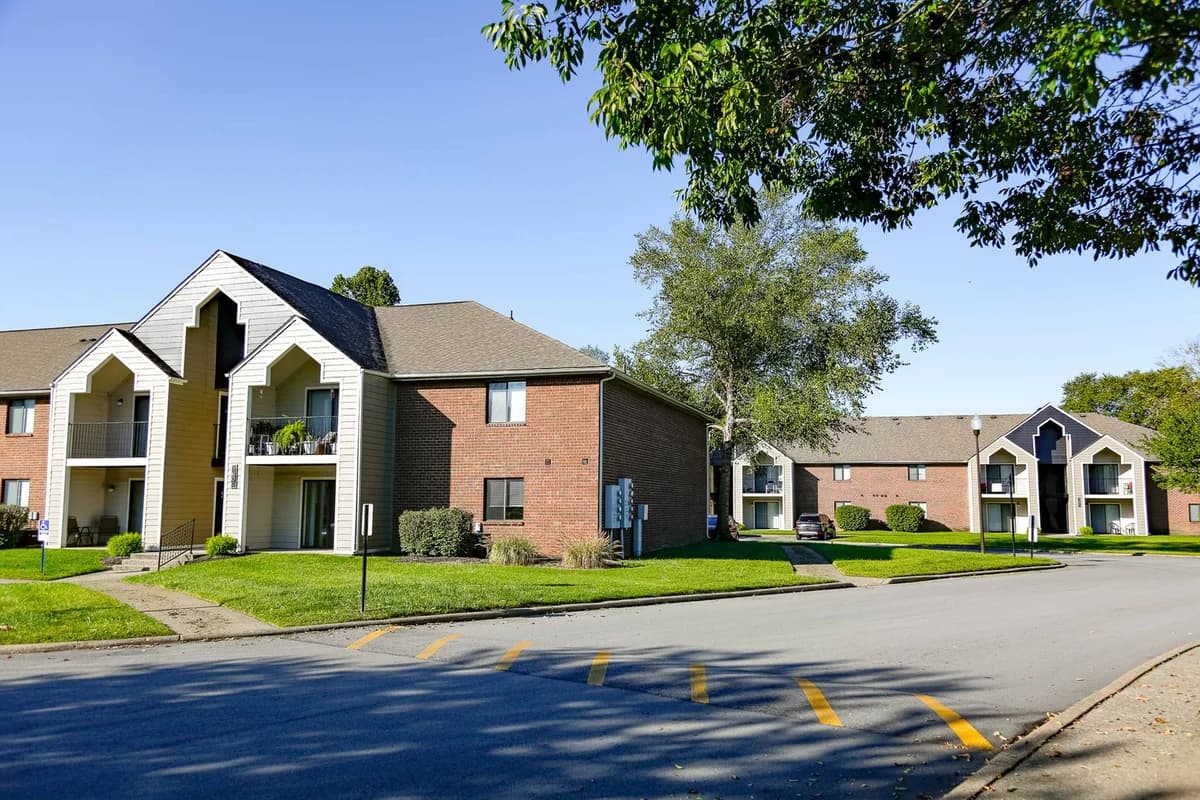 Louisville apartments for rent - image - Greenwood Place Apartments